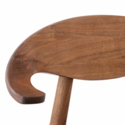 Manta Chair By Matthew Hilton -Home Furnishings Shop 349GMantaDiningChairbyMatthewHiltoninsolidDanishoiledwalnut detail2 whitebkgrnd