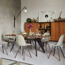 Potence Light By Vitra -Home Furnishings Shop 5577394 EamesFiberglassSideChairDSWEMTablePotence v fullbleed 1440x 15e7f86c d572 4dcb bd63 3ace89532770