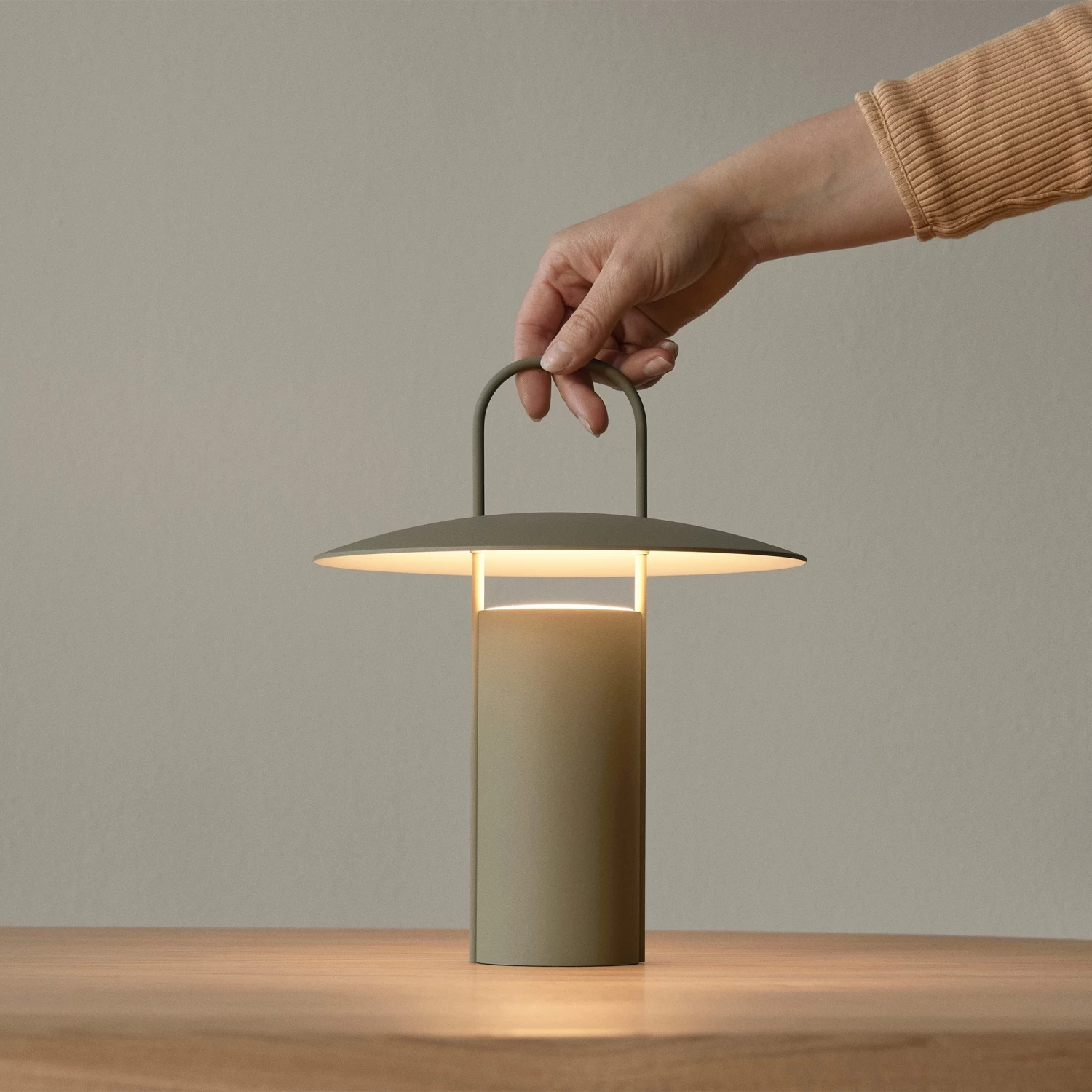 Ray Portable Table Lamp By Daniel Schofield For Menu 6 Ray Portable Table Lamp By Daniel Schofield For Menu - Image 4
