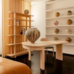 Twenty-Five Desk With Drawer By De La Espada Atelier -Home Furnishings Shop Twenty FiveShelvingUnitandTwenty FiveDeskandTwenty FiveChairbyDeLaEspadaAtelierphotographedatTheFuturePerfect photobySeanDavidson ef78c2ce 99f3 46b3 bfc7 8a63aff473c9